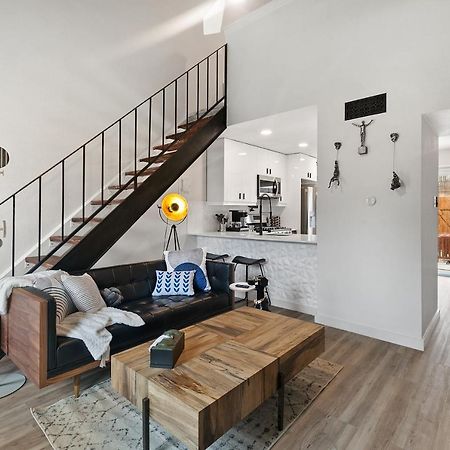 Contemporary Couples Getaway Near Austin Favorites - Loft 21 Διαμέρισμα Εξωτερικό φωτογραφία