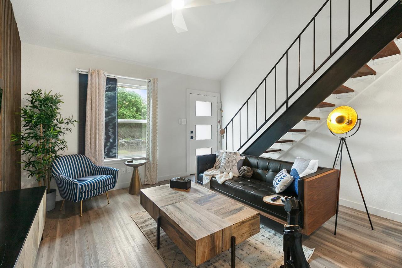 Contemporary Couples Getaway Near Austin Favorites - Loft 21 Διαμέρισμα Εξωτερικό φωτογραφία