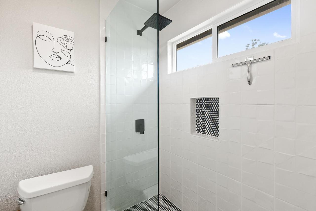 Contemporary Couples Getaway Near Austin Favorites - Loft 21 Διαμέρισμα Εξωτερικό φωτογραφία